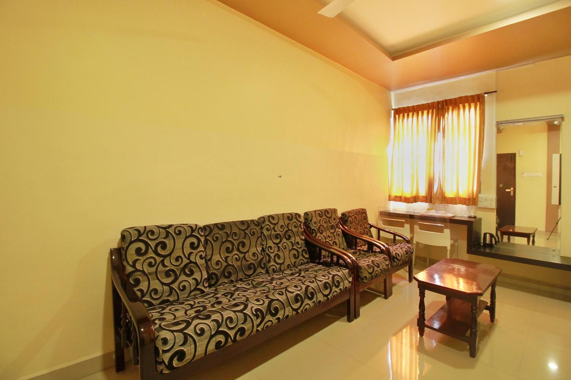 Capital O Rj Grand Hotel Coimbatore Exterior photo