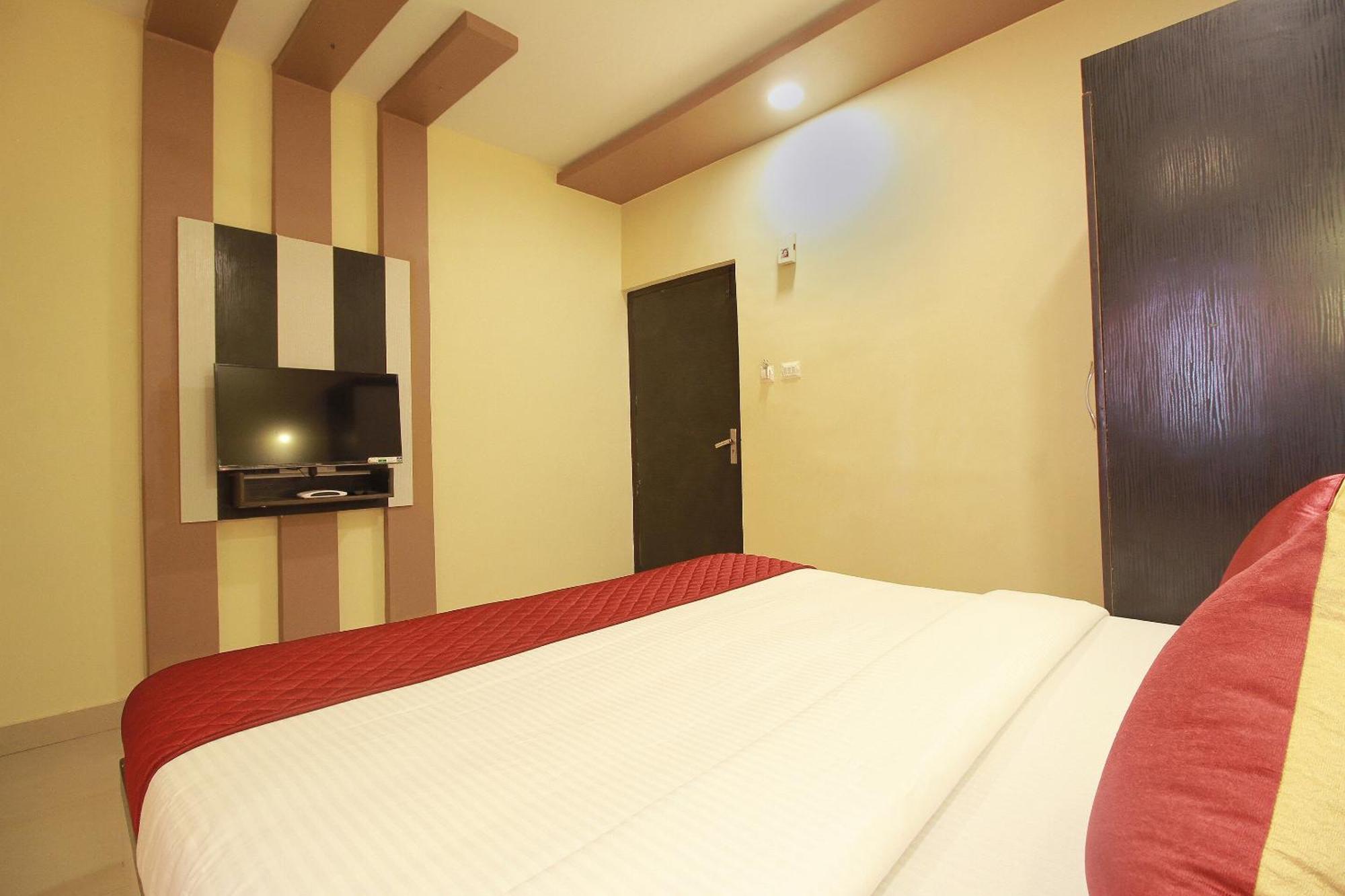 Capital O Rj Grand Hotel Coimbatore Exterior photo