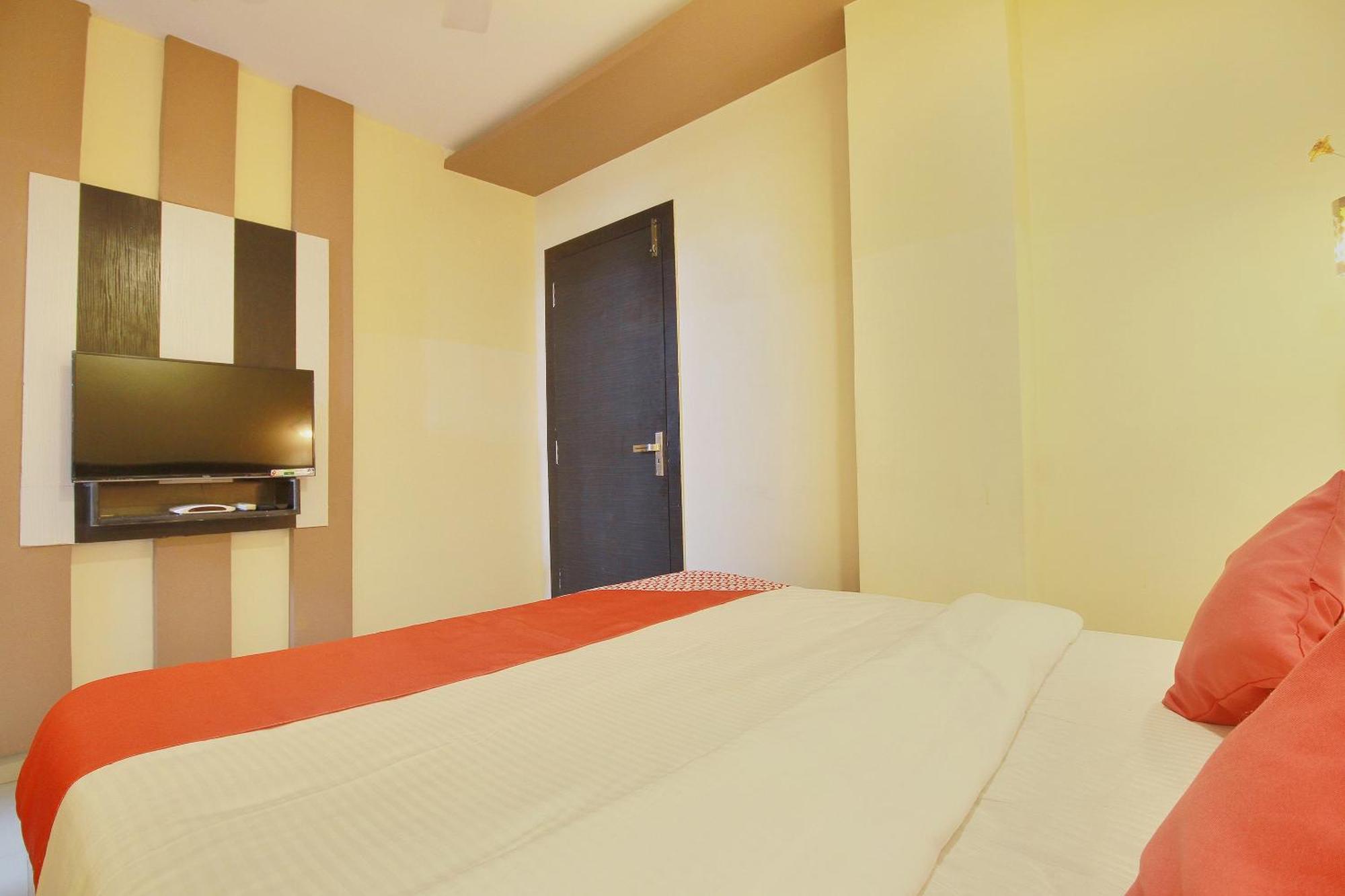 Capital O Rj Grand Hotel Coimbatore Exterior photo