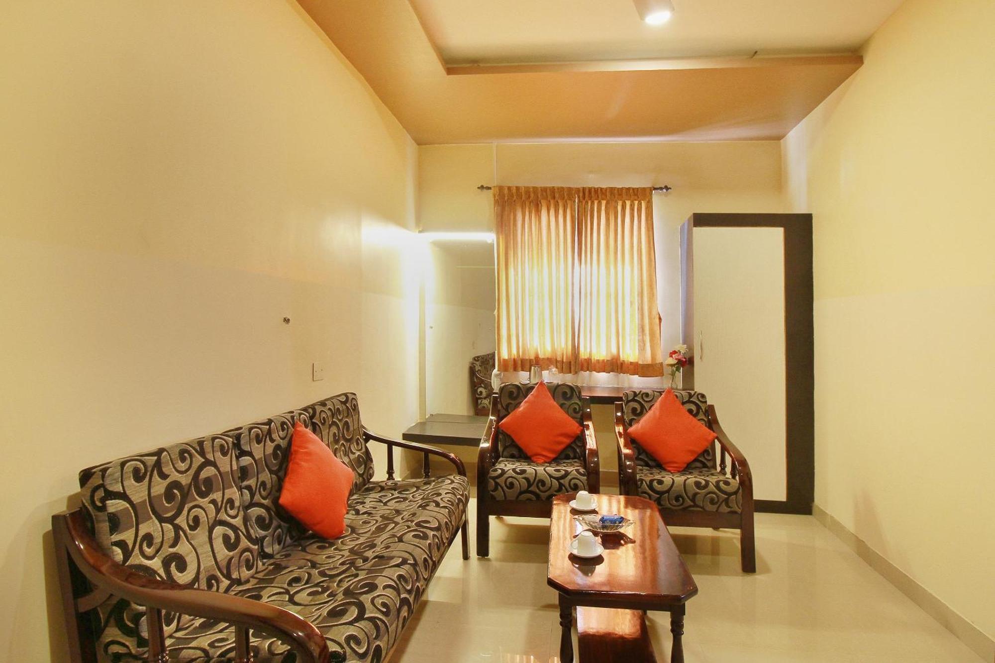 Capital O Rj Grand Hotel Coimbatore Exterior photo